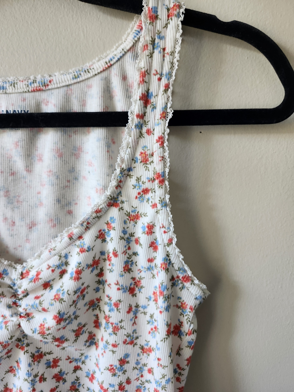 White Floral Ribbed Tank Top - Picture 4 of 9
